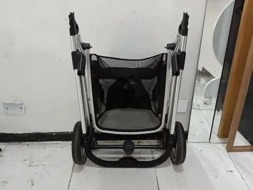 Carrinho de Bebê Epic Lite Dobrável com Bebê Conforto  - Foto 5
