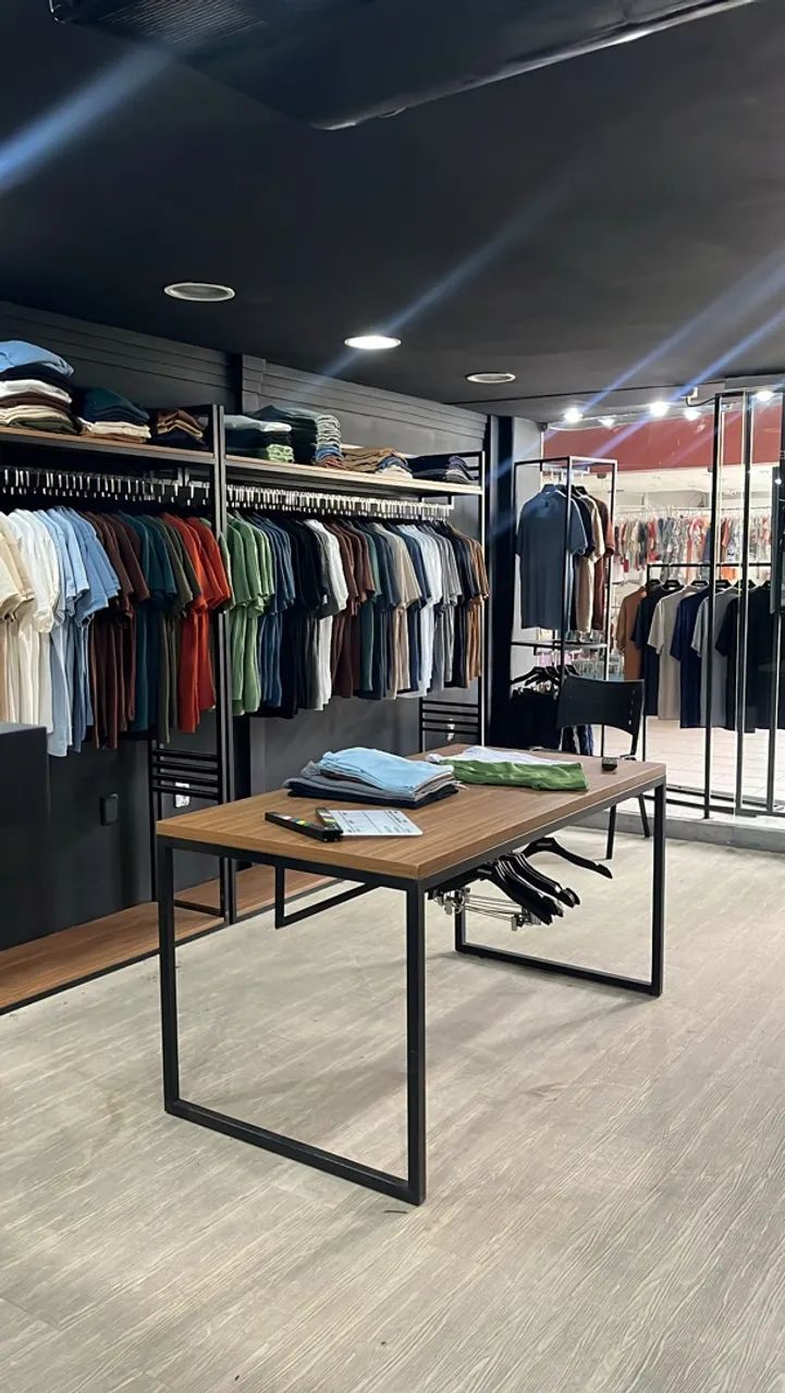 Móveis loja de roupa 
