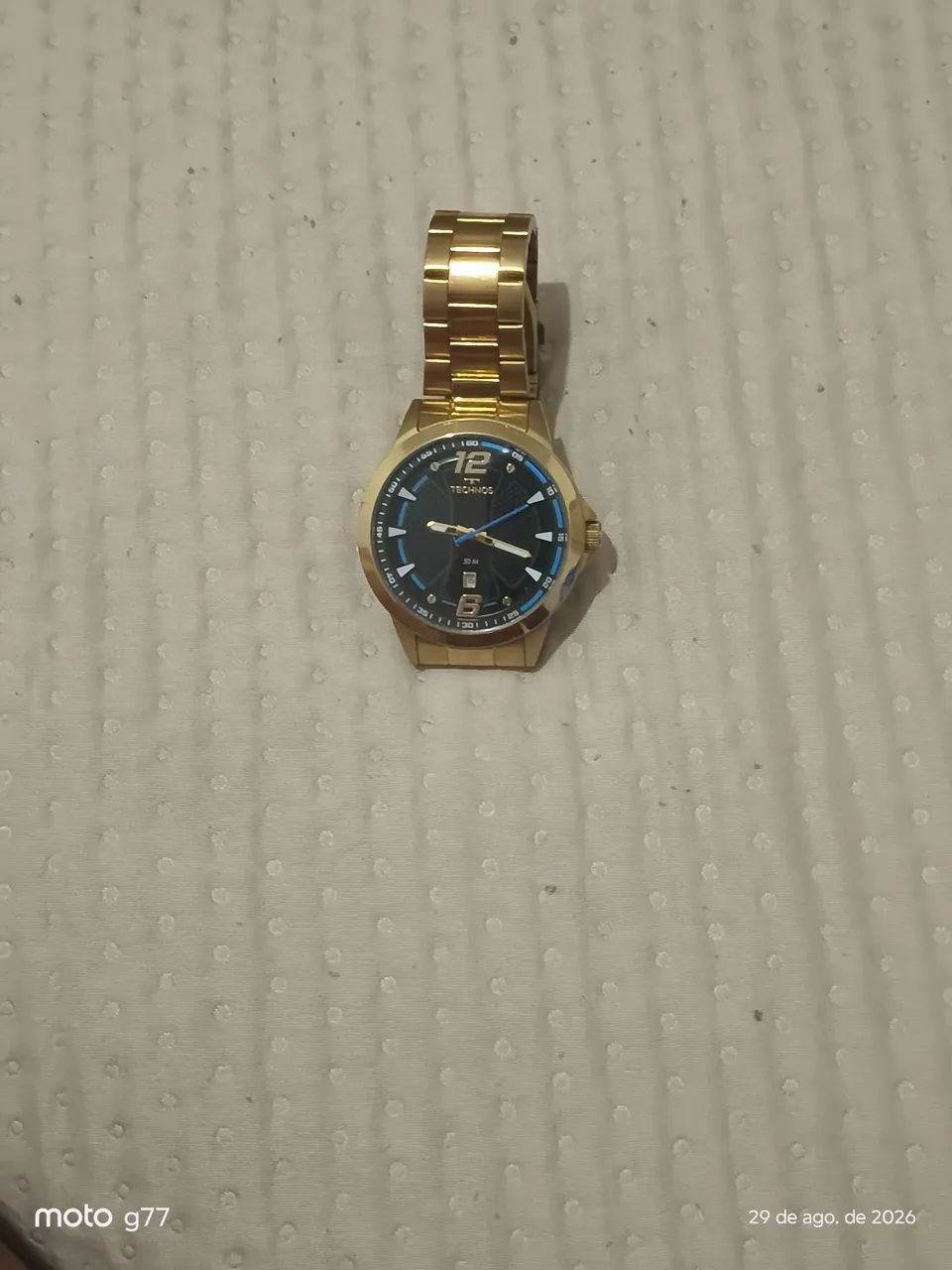 Vendo um relógio pulseira de aço, Marca: Techonos.