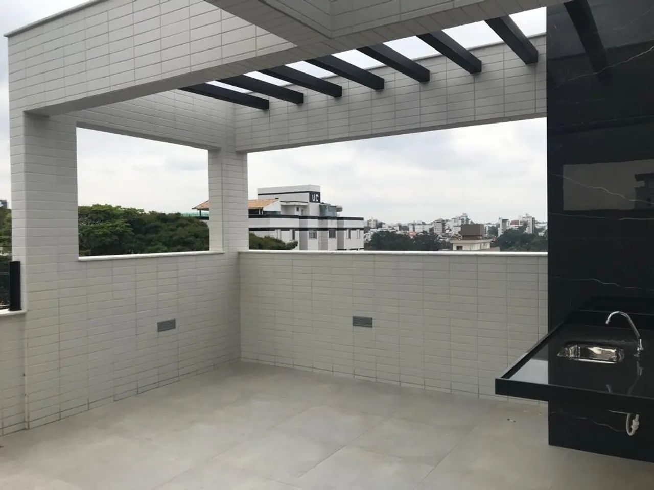 Cobertura de 04 quartos com suíte B Planalto