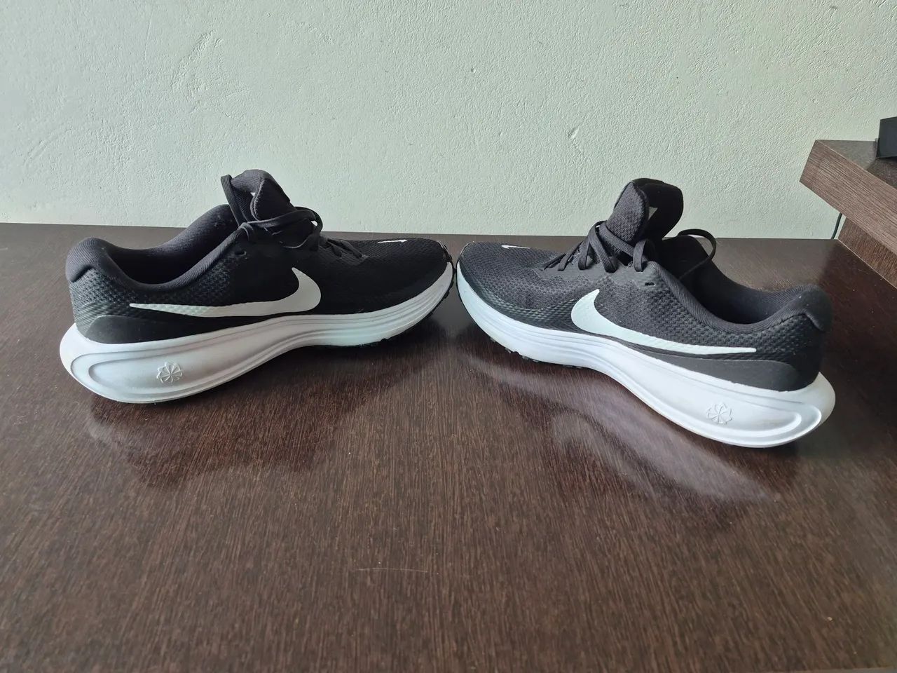 NIKE REVOLUTION 8 - Foto 2