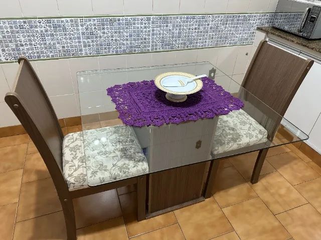 mesa de jantar quadrada 4 cadeiras