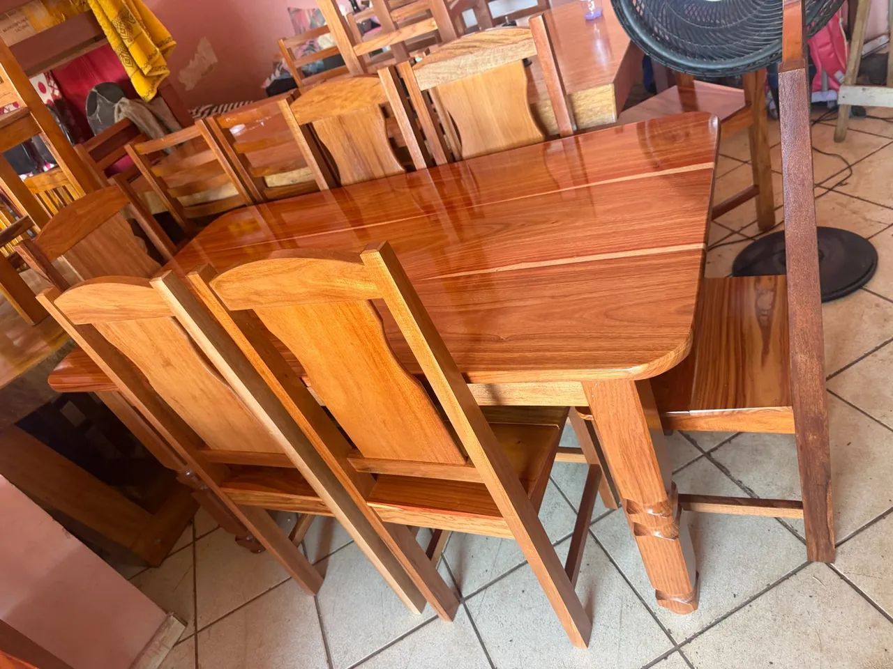 Mesa 6 cadeiras nova