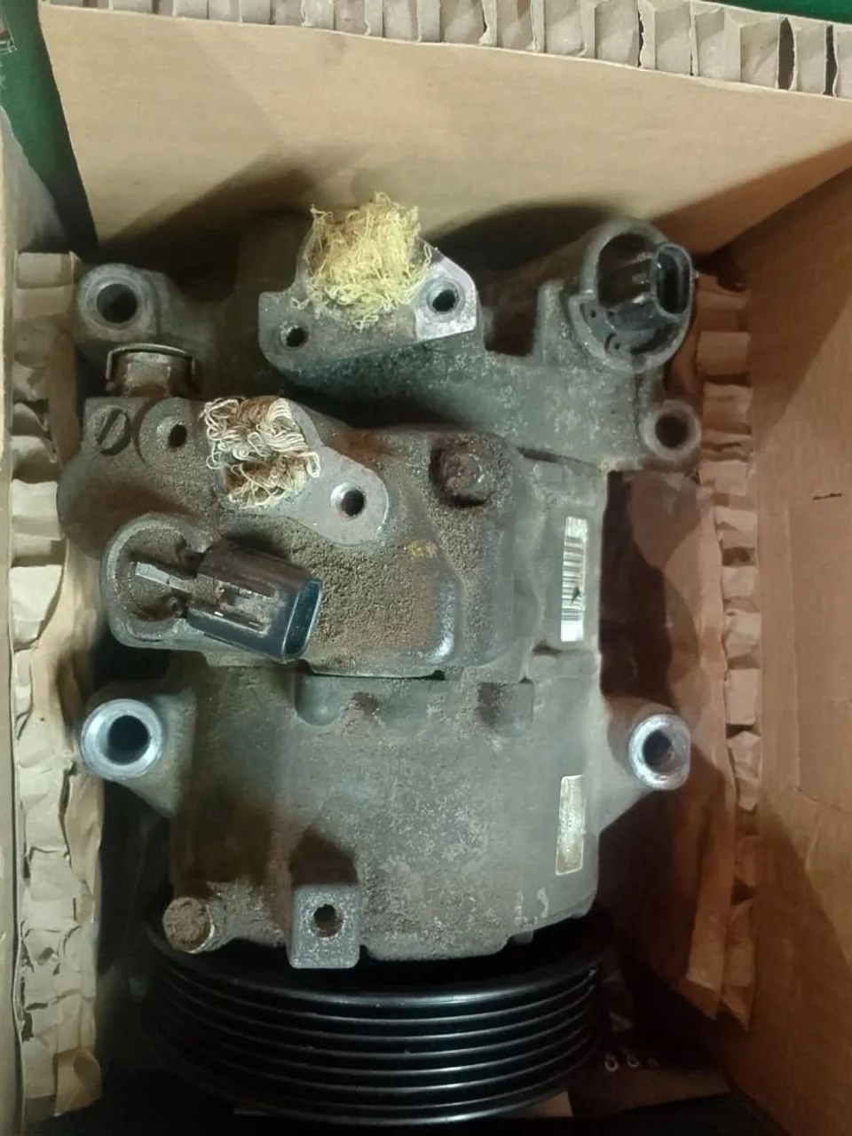 Compressor do ar condicionado corrolla 2008 - Foto 3