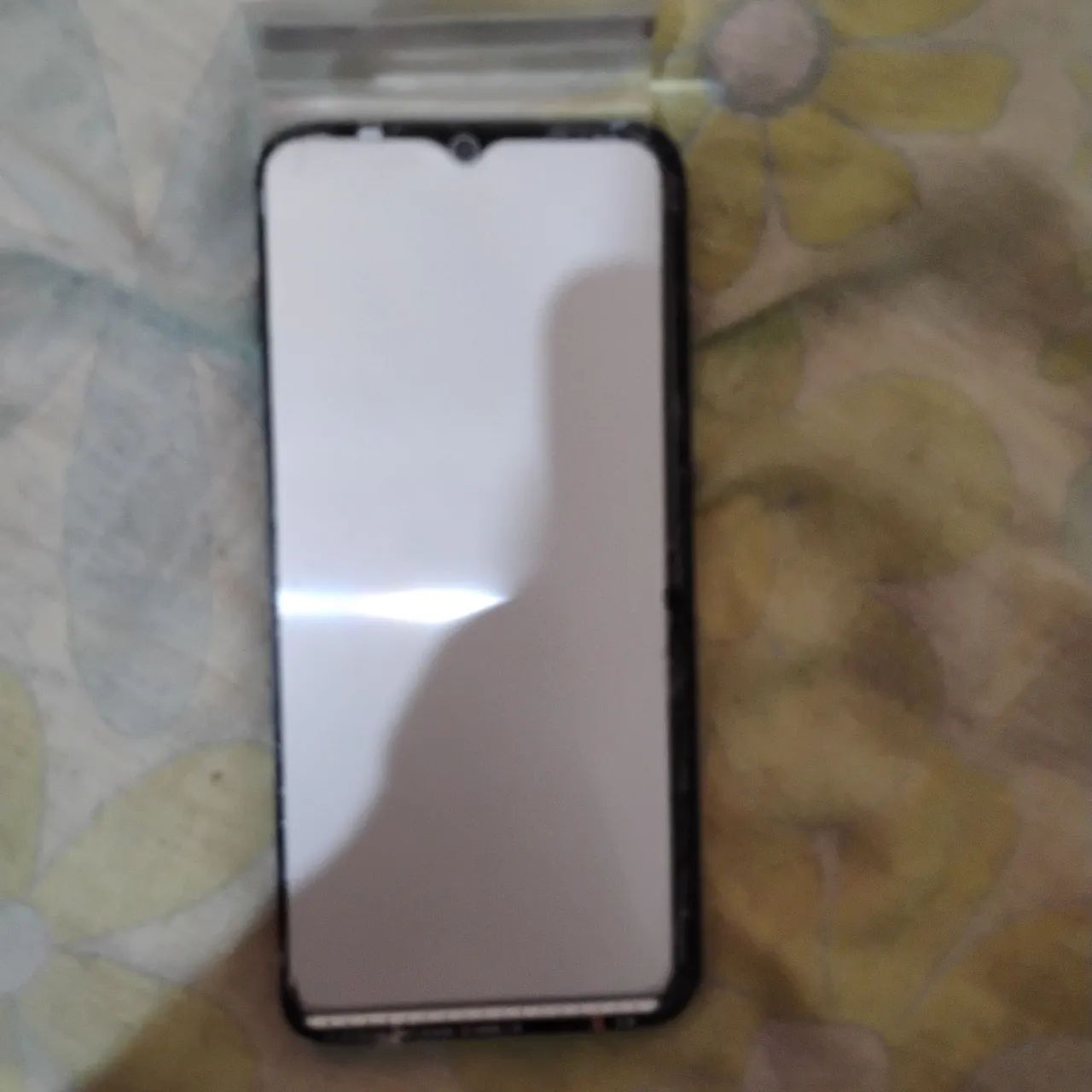 Telefone Samsung Galaxy A14 com avaria 