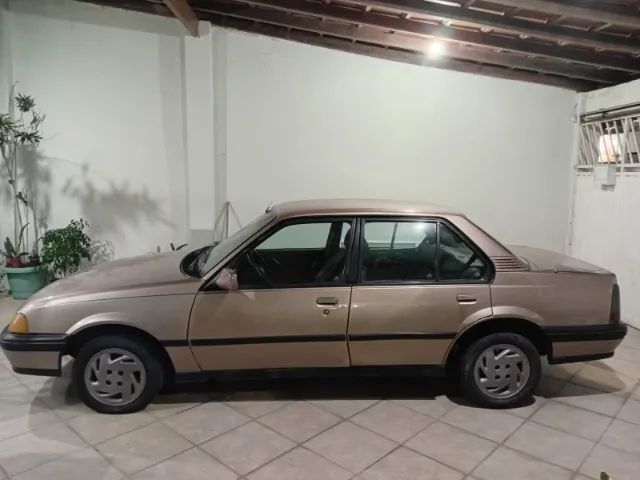 Chevrolet Monza GLS/ Hi-tech 2.0 EFI 2P E 4P 1996