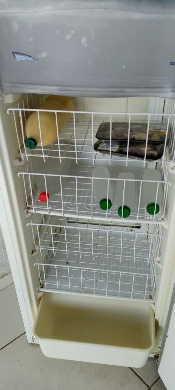 Freezer vestical de 250 litros  - Foto 2