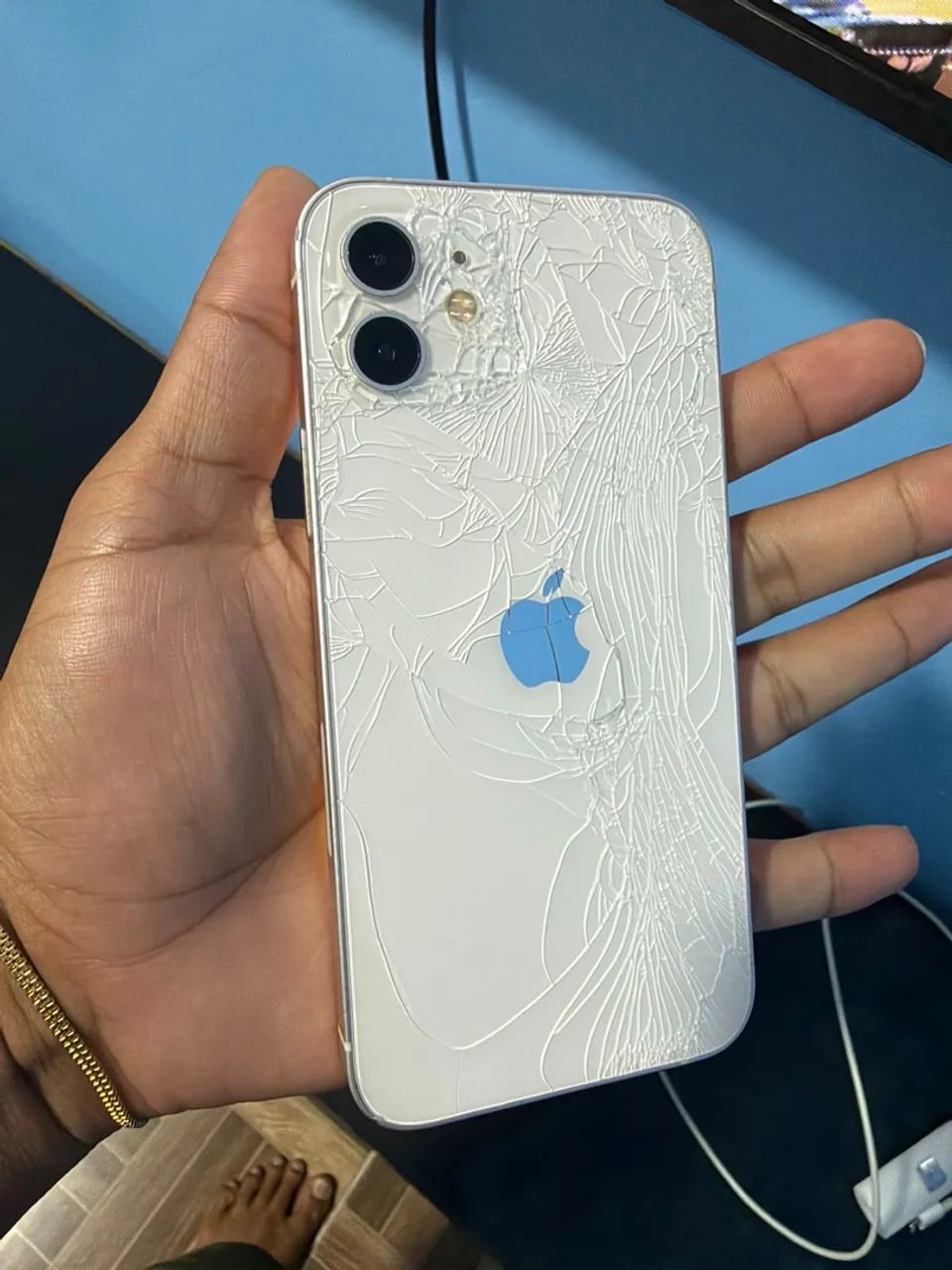iPhone 12 branco funcionando 