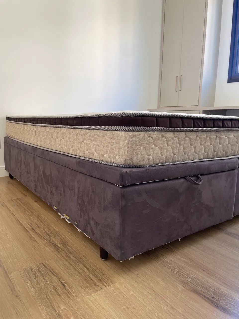 Cama box Queen + Colchão 