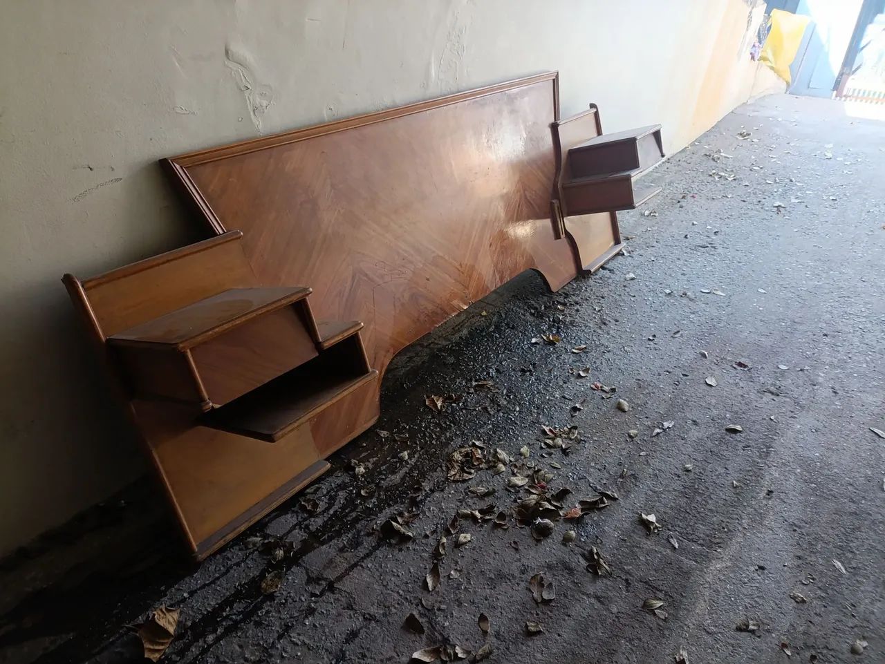 Cama de casal antiga