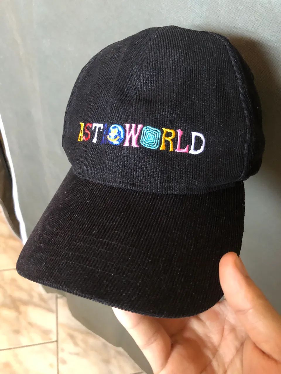 Boné Astroworld (Travis Scott) 