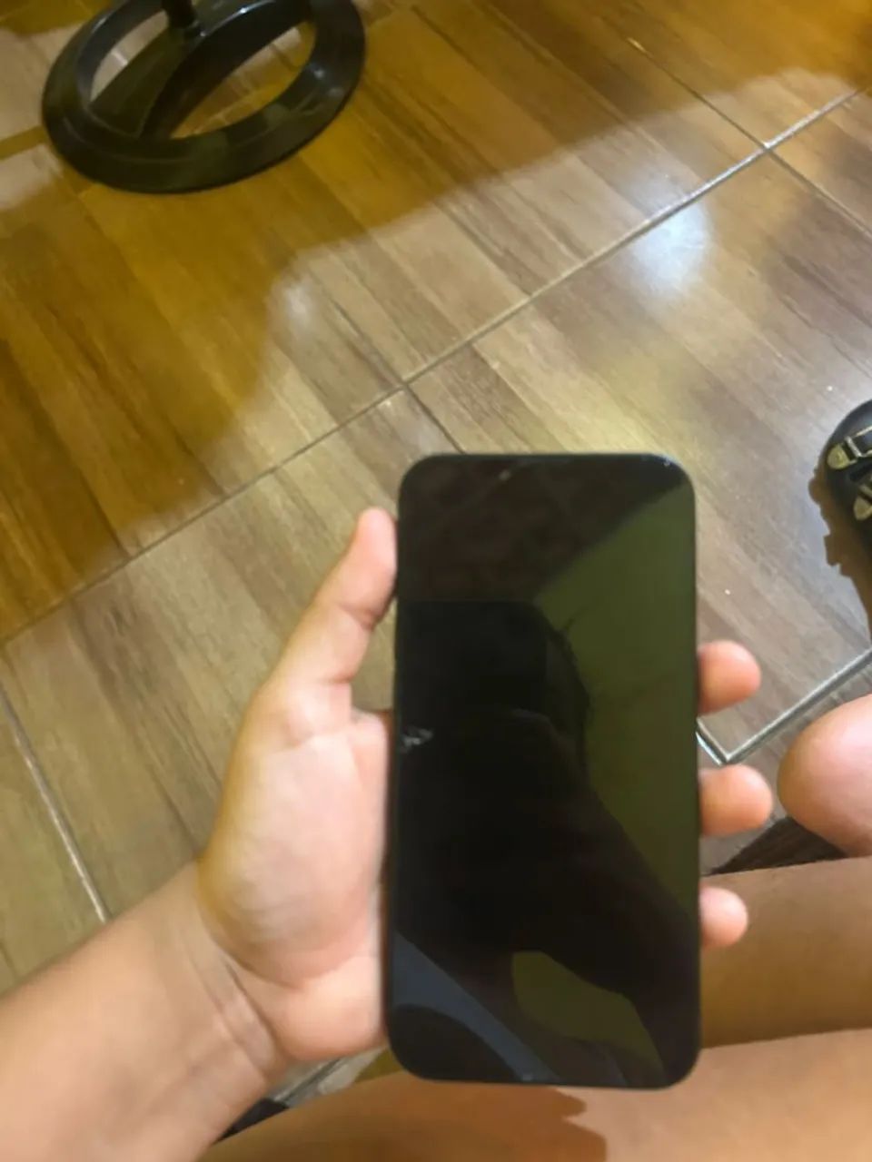 VENDO IPHONE 13, é apenas a película quebrada  - Foto 2