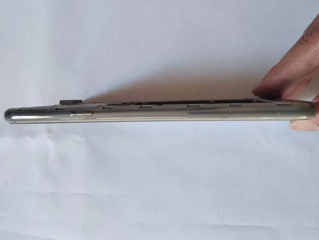 celular samsung j700m dourado (carcaça) - Foto 5