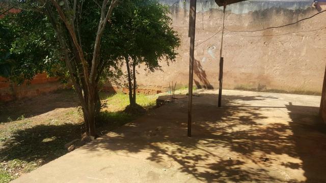 Casa 02 Quartos +casa de fundo Sol nascente proximo Supermercado Trem bom - Foto 2