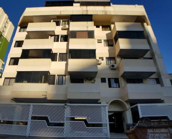 Apartamento com 01 dormitórios em Meia Praia/SC