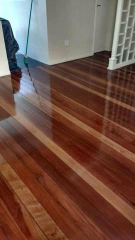 Lixamento e aplicação de sinteco - Foto 5