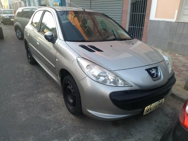 Peugeot 207,1.4 completao top 12.6000