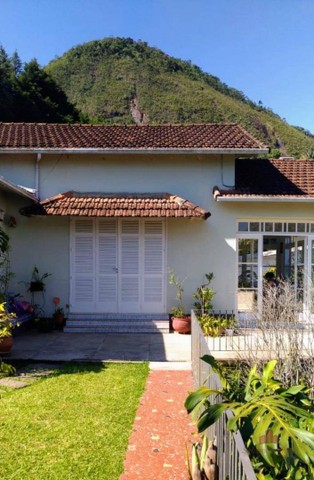 Casa com 3 dormitórios à venda, 300 m² por R$ 895.000,00 - Quitandinha - Petrópolis/RJ - Foto 2