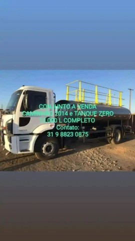 CAMINHÃO COM TANQUE PIPA COMPLETO