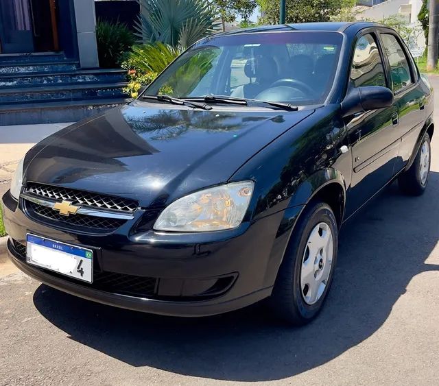 Veiculo - GM - Chevrolet Classic Life/LS 1.0 VHC FlexP. 4p 2013 Flex -  VARGUINHAS AUTOMÓVEIS