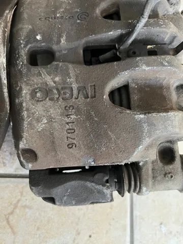 pinça freio dianteira iveco daily city 30s13 original cada lado 800 reais - Foto 3