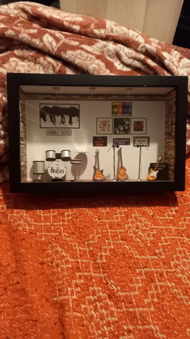 The Beatles..mini palco importado...