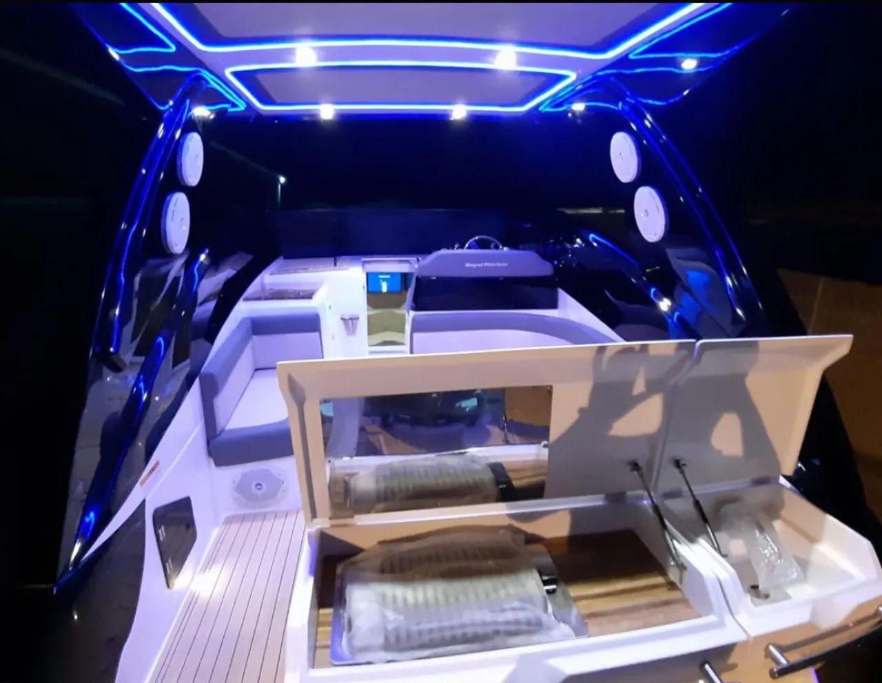 Lancha Royal Marine (35pés) 2 Popa 225 HP Ñ Focker, Phanton, Fs, Nx, NHD) - Foto 3