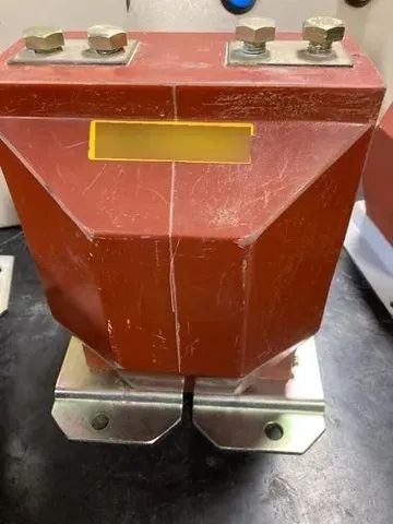 Transformador De Corrente Tc 15 Kv 250/5+5 A - Foto 2
