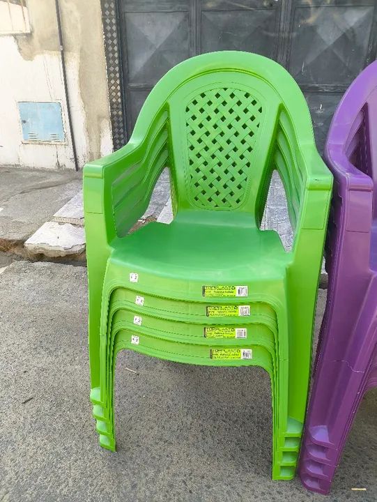 Cadeira de plástico - Foto 4