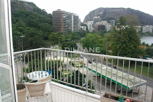 Apartamento - / Residencial / Lagoa