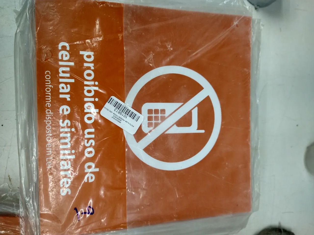 Placa proibido uso celular 21cmx21cm 