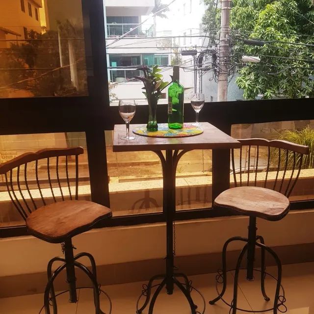 Jogo Bistrô Ajustável Com 2 Banquetas 