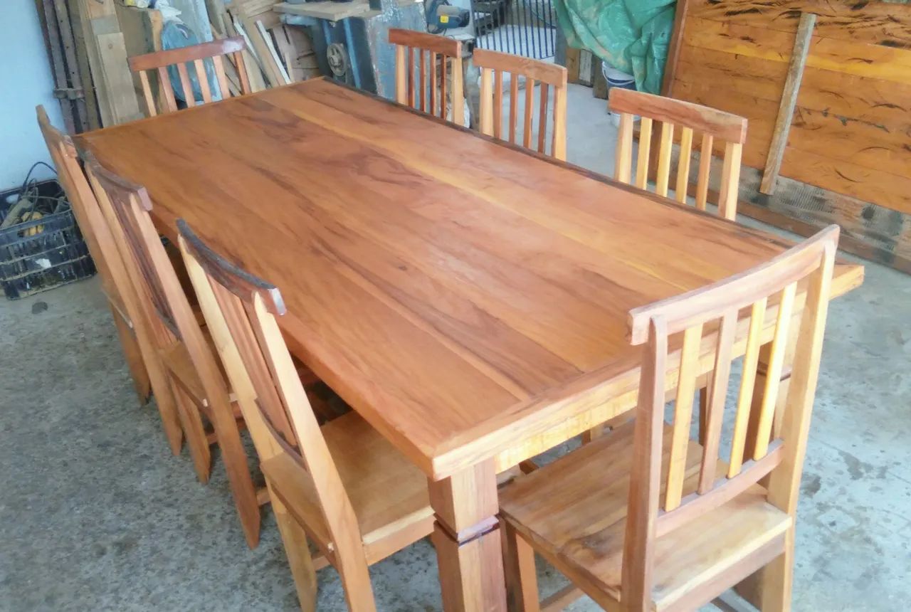 Mesa 220x90 com 8 cadeiras madeira demolição 