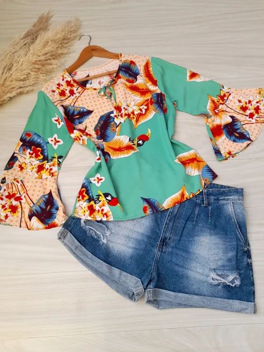 Blusa estampada em viscose.<br> - Foto 2