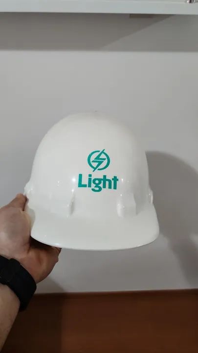 Coleção de 2 capacetes da Light e Itaipu. Venda em conjunto ou separado