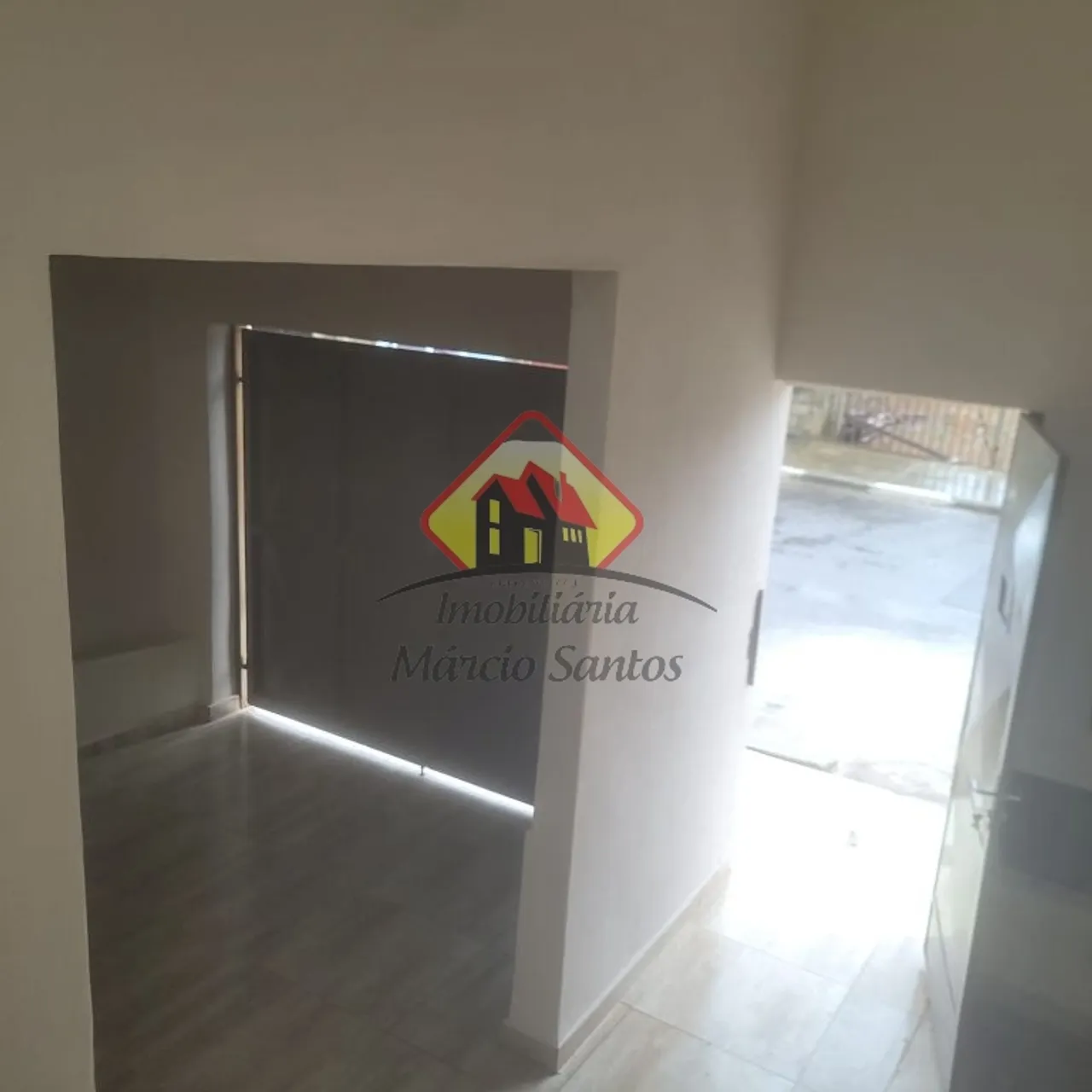 Casa com quintal para comprar ou alugar em Pindamonhangaba!