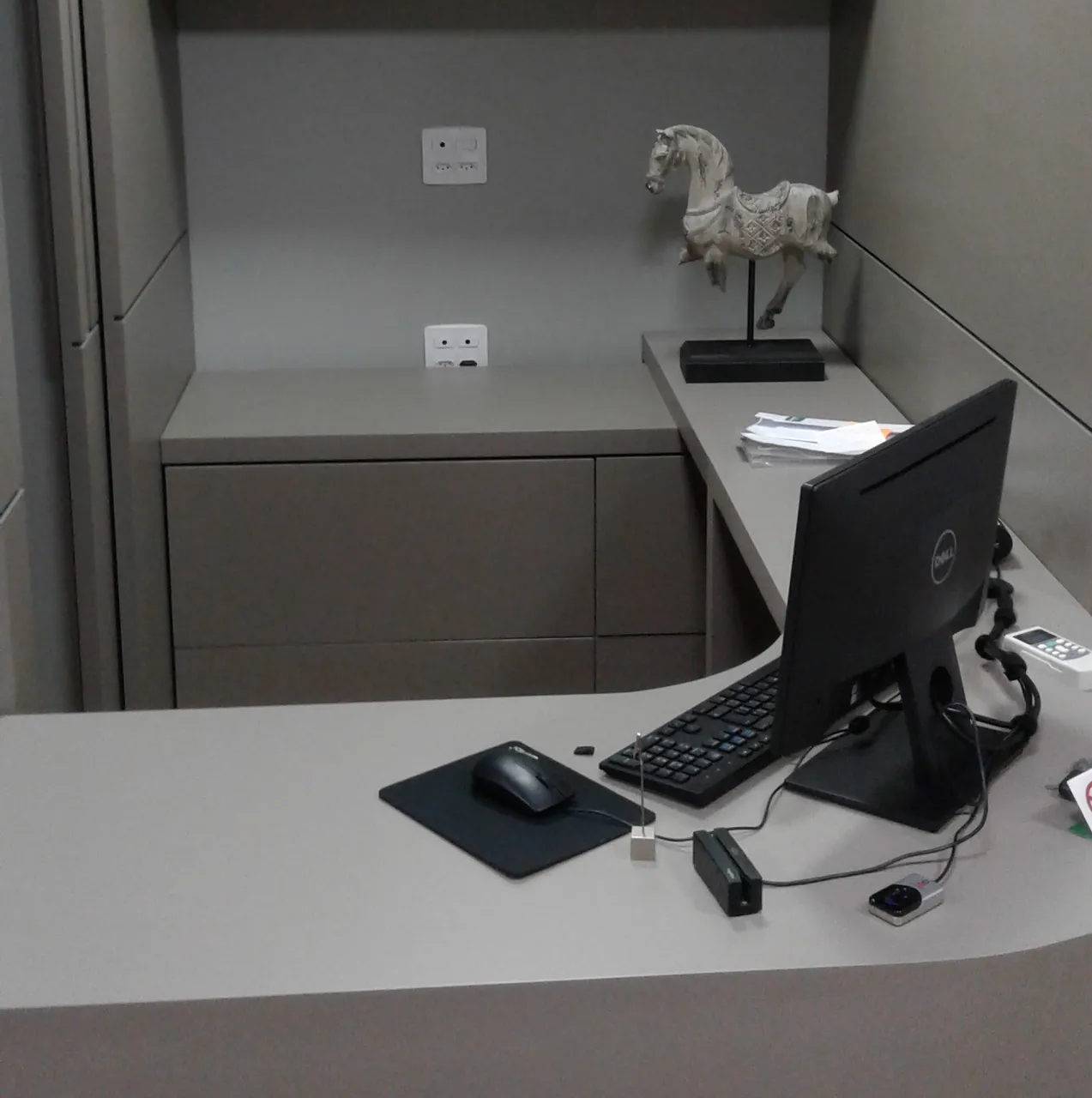 Sala mobiliada para Venda no Navarro Building
