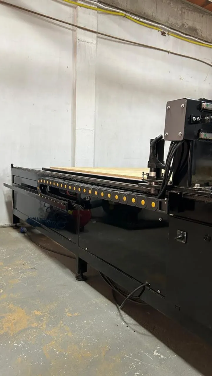 Máquina para marcenaria
