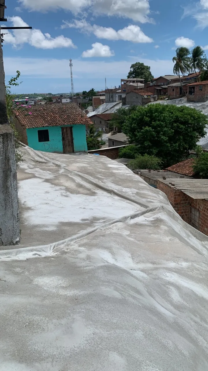 VENDE-SE 2 CASAS ?