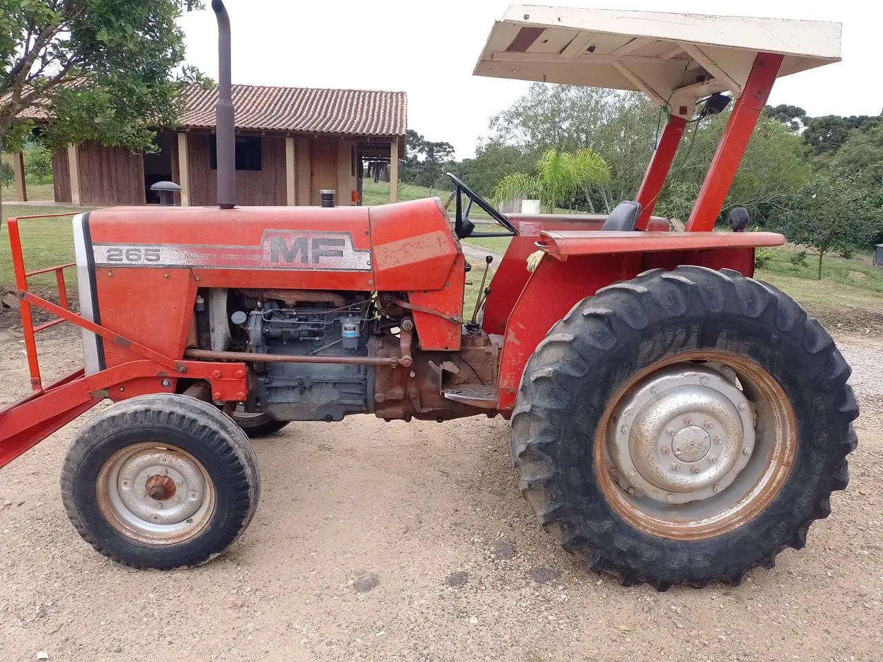 MF 265 rotativa e subsolador 