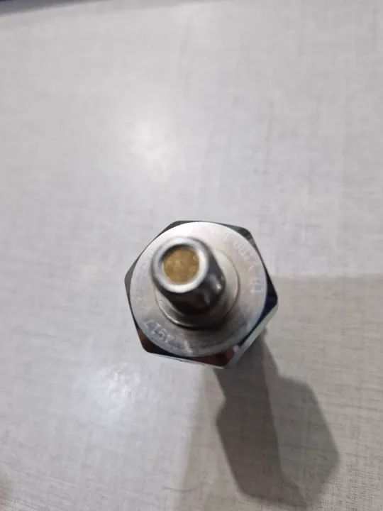 Sensor interruptor de oleo do motor Audi Volkswagen Passat, Amarok, Golf Audi TT Audi Q5  - Foto 4