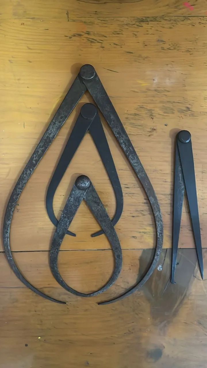 Quatro Compassos Antigos 