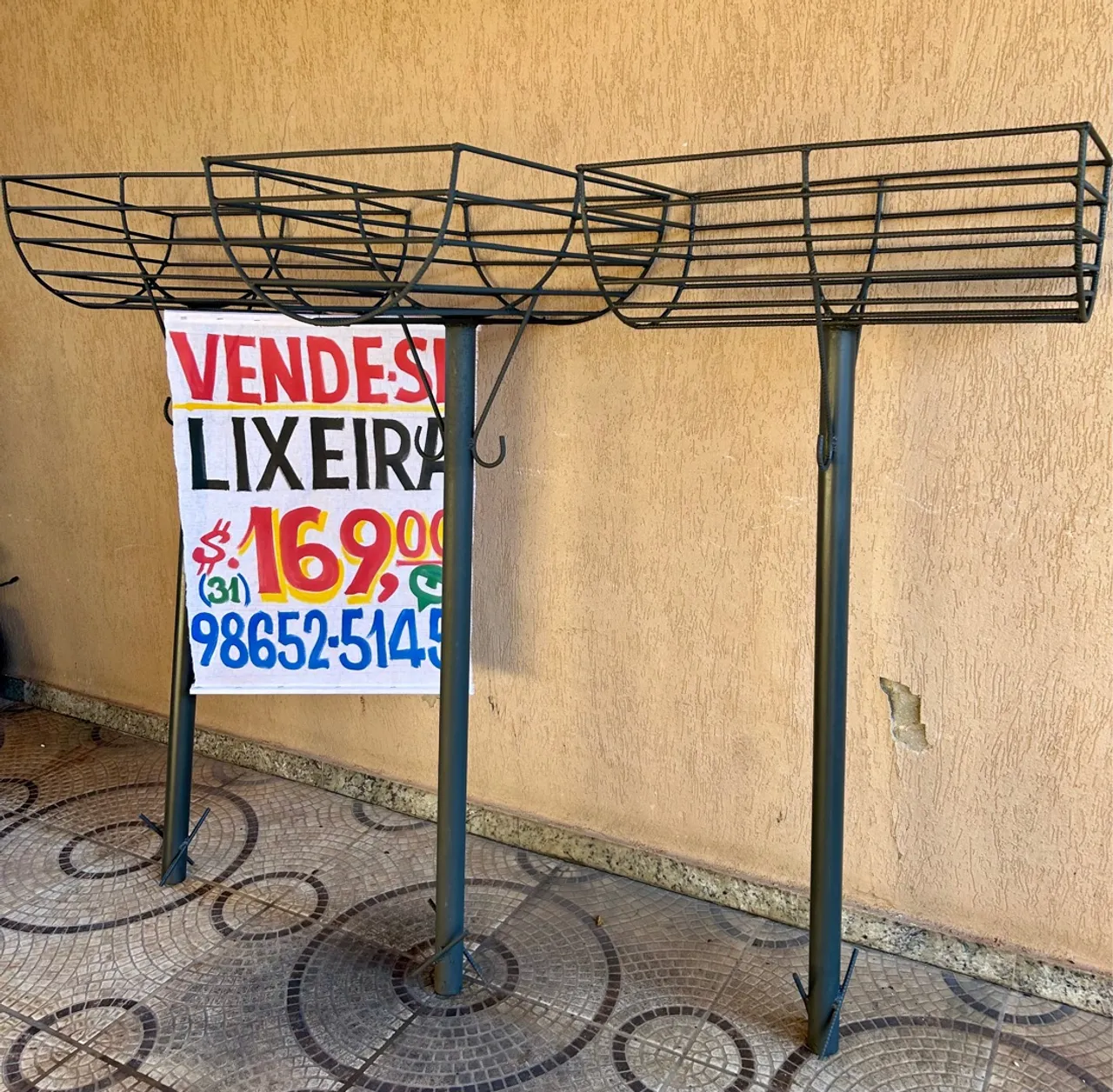 Lixeira para calçada