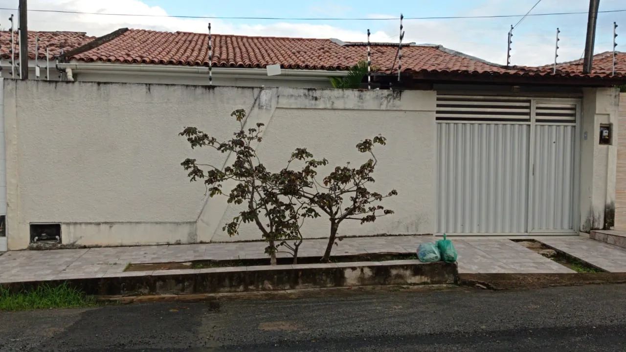 Imóvel para venda tem 180 metros quadrados com 3 quartos em Gruta de Lourdes - Maceió - AL