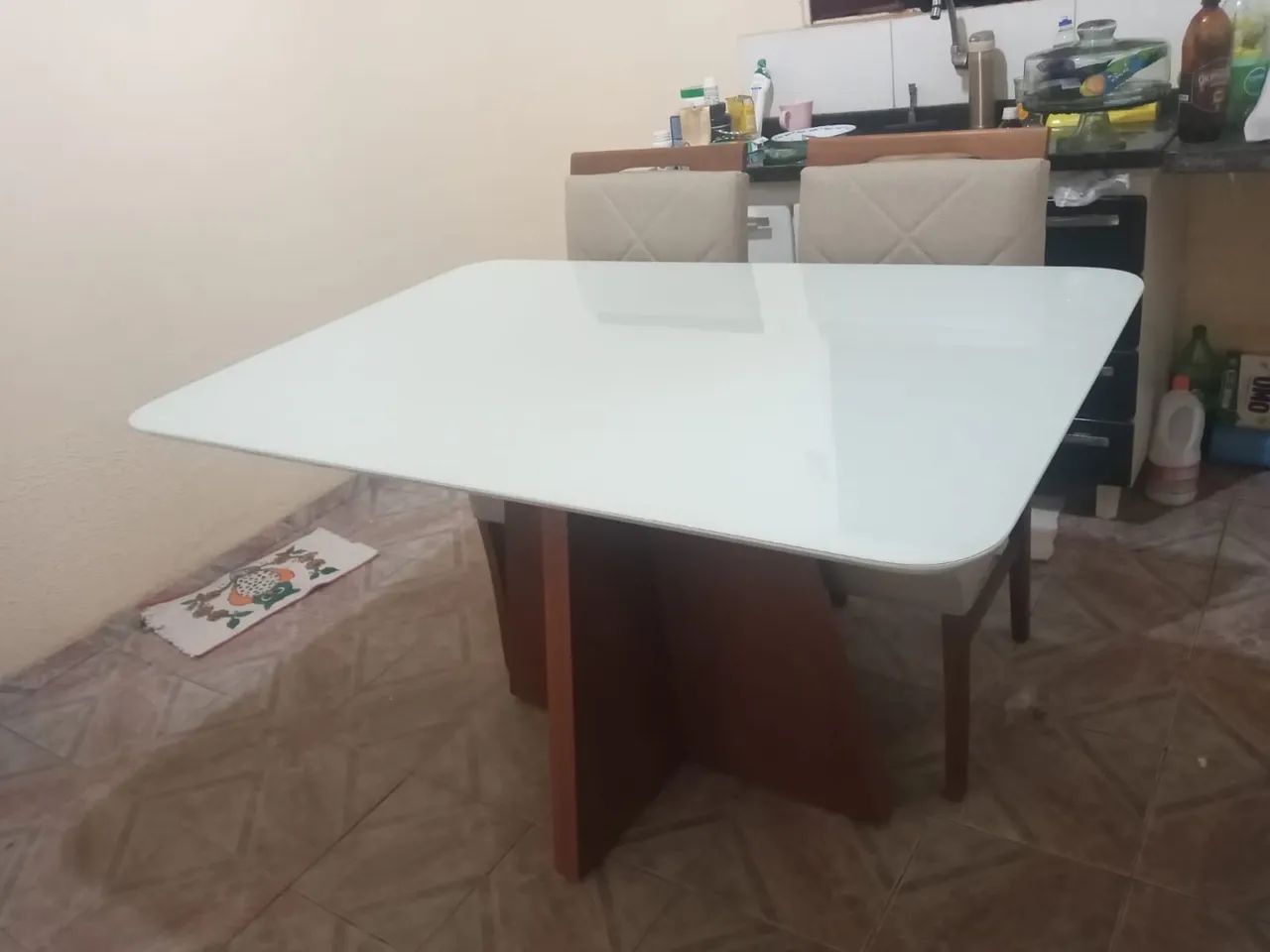 Mesa redonda 4 de madeira 