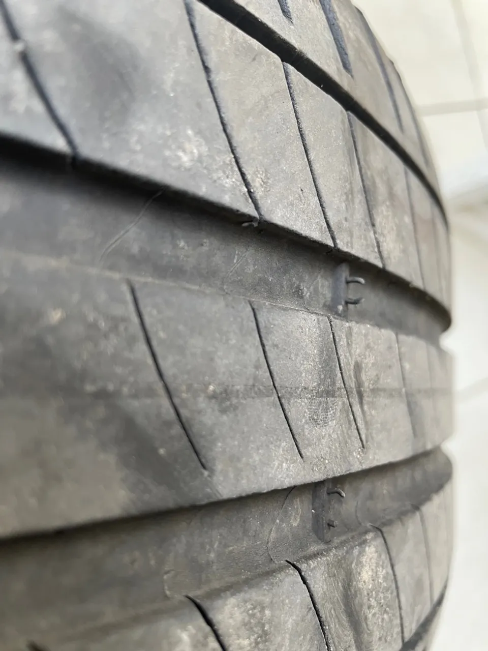 Pneu Michelin primacy 3 225/55/18 - Ótima condição