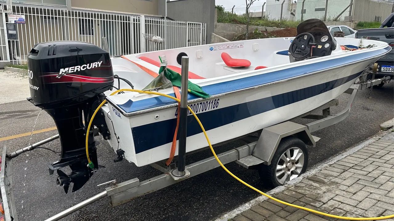 Lancha Quest 250 com motor Mercury 50. - Foto 3