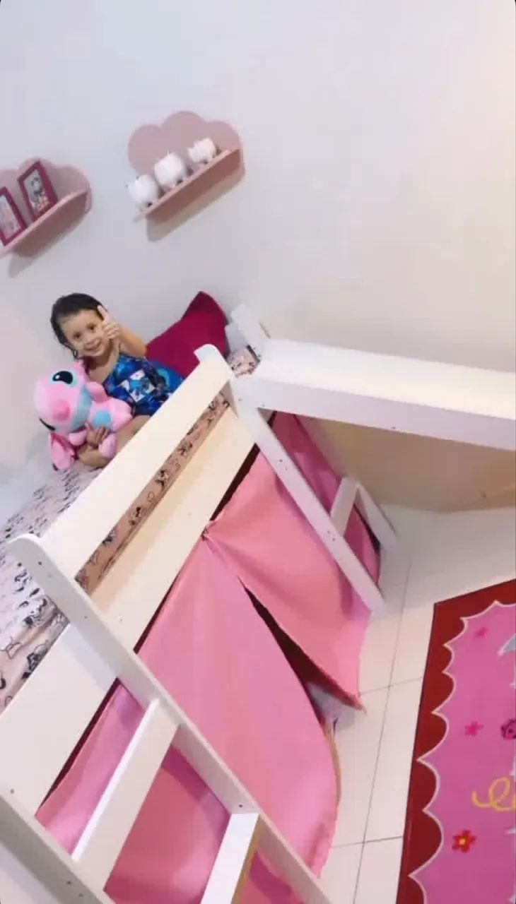 Cama infantil com escorregador s/ colchão