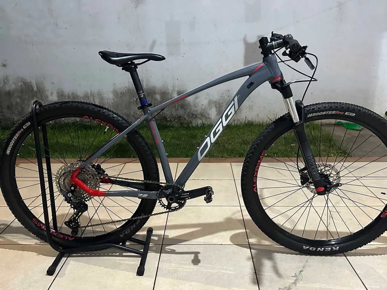 Bicicleta Mtb Oggi Aro 29 Big Wheel 7.2 Grafite Cinza