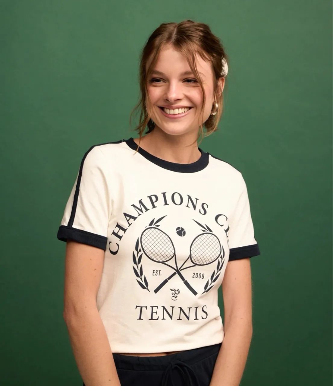 blusa baby look em algodão com estampa tennis champions - nova - envio em até um dia útil